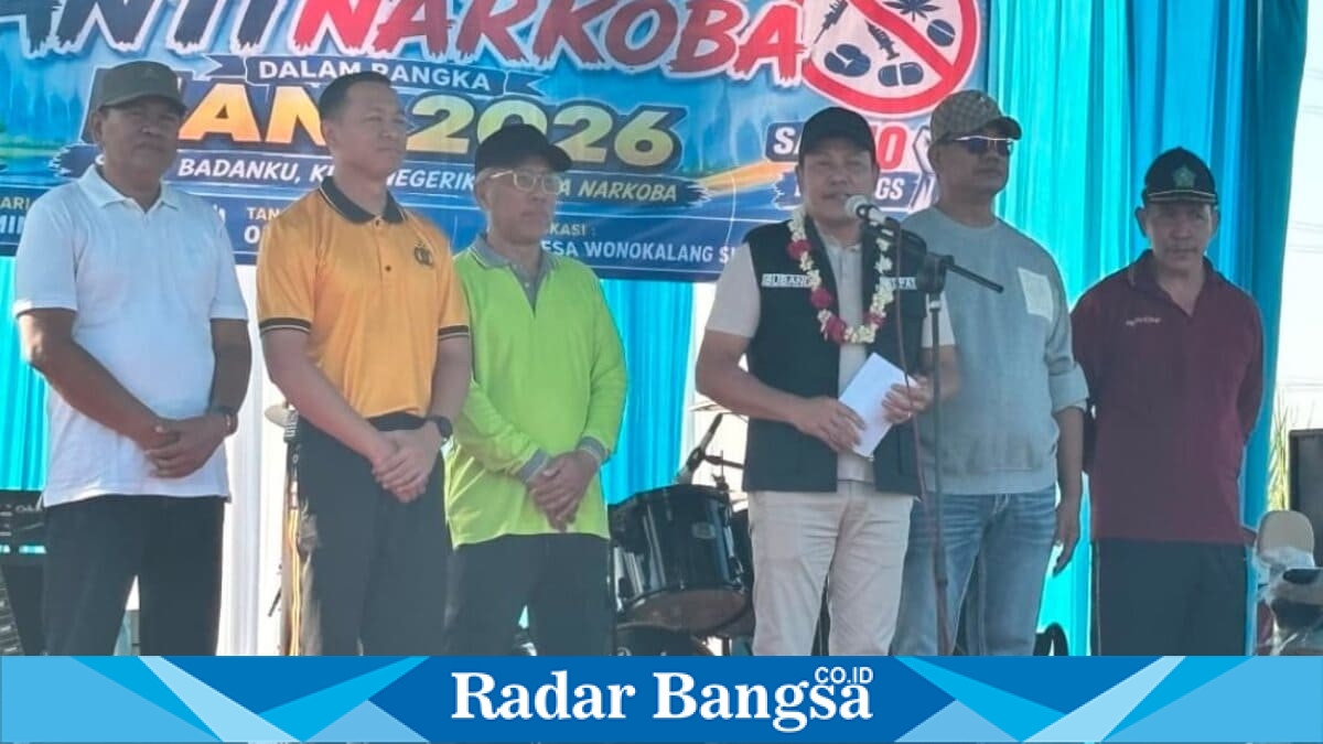 Bupati Sidoarjo H. Subandi mengajak masyarakat menjadi garda terdepan memerangi narkoba saat peringatan Hari Anti Narkotika Internasional 2026 di Desa Wonokalang, Wonoayu, Minggu (5/7/2026). (Foto Dok Ho/RadarBangsa.co.id)