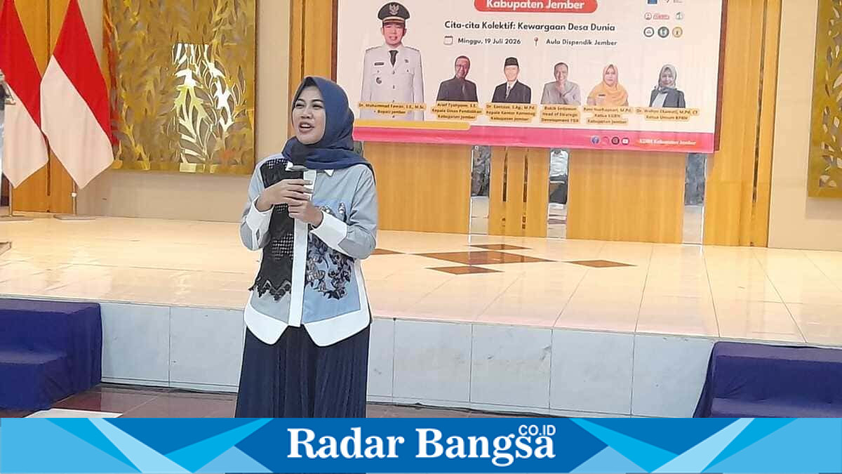 Ketua TP PKK Kabupaten Jember, Ning Ghyta, membuka Temu Pendidik Nusantara (TPN) XIII Kabupaten Jember 2026 yang menjadi ruang berbagi praktik baik bagi ratusan pendidik di Aula Graha Wiyata Mandala Dinas Pendidikan Kabupaten Jember, Minggu (19/7/2026). (Foto Dok Ho/RadarBangsa.co.id)