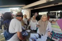 Bupati Jember Mohammad Fawait menjelaskan inovasi PETA CINTA saat kegiatan Bunga Desaku di Balai Desa Rambipuji, Rabu (29/7/2026). (Foto Dok Ho/RadarBangsa.co.id)