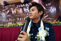 Valen berbincang bersama penggemarnya dalam perayaan Anniversary Ke-4 Sahabat Valen di Puncak Bogor. (Foto Dok Ho/RadarBangsa.co.id)