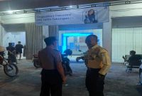 Personel Polsek Laren melaksanakan patroli dan pengecekan keamanan di ATM BRI Unit Laren, ATM BNI Laren, dan SR Mart, Senin (27/7/2026). (Foto Dok Ho/RadarBangsa.co.id)