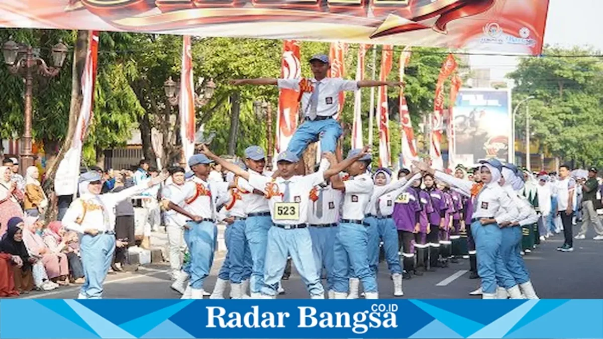 Anggota gerak jalan tingkat SMP-SMA sederajat mengikuti kegiatan di Pendopo Lokatantra, Rabu (19/8/2026). (Foto Dok Ho/RadarBangsa.co.id)