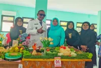 Peserta dari 15 desa mengikuti lomba menghias tumpeng di Kecamatan Gempol, Kabupaten Pasuruan, Senin (17/8/2026). (Foto Dok Ho/RadarBangsa.co.id)