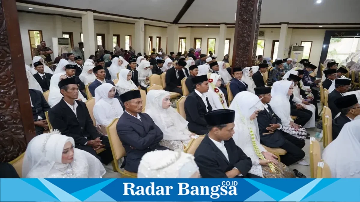 Bupati Lamongan Yuhronur Efendi saat menghadiri Isbat Nikah Terpadu 2026 di Pendopo Lokatantra, Kamis (20/8/2026). (Foto Dok Ho/RadarBangsa.co.id)