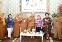 Mimik Idayana saat audiensi bersama Forum PUSPA Gayatri di Sidoarjo, Senin (31/8). (Dok HO/RadarBangsa.co.id)