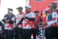 Bupati Probolinggo dr. Mohammad Haris memberikan sambutan sebelum melepas peserta Argopuro Trail Run 2026 di Bermi Eco Park, Desa Bermi, Kecamatan Krucil, Kabupaten Probolinggo, Minggu (2/8/2026). (Foto: Kominfo/Hendra Trisianto/RadarBangsa.co.id)