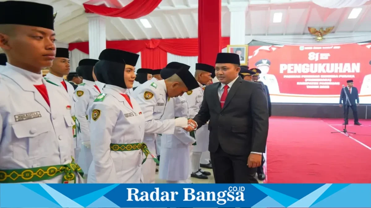 Pengukuhan 77 anggota Paskibraka Kabupaten Pasuruan 2026 di Pendopo Nyawiji Ngesti Wenganing Gusti, Sabtu (15/8/2026). (Foto Dok Ho/RadarBangsa.co.id)