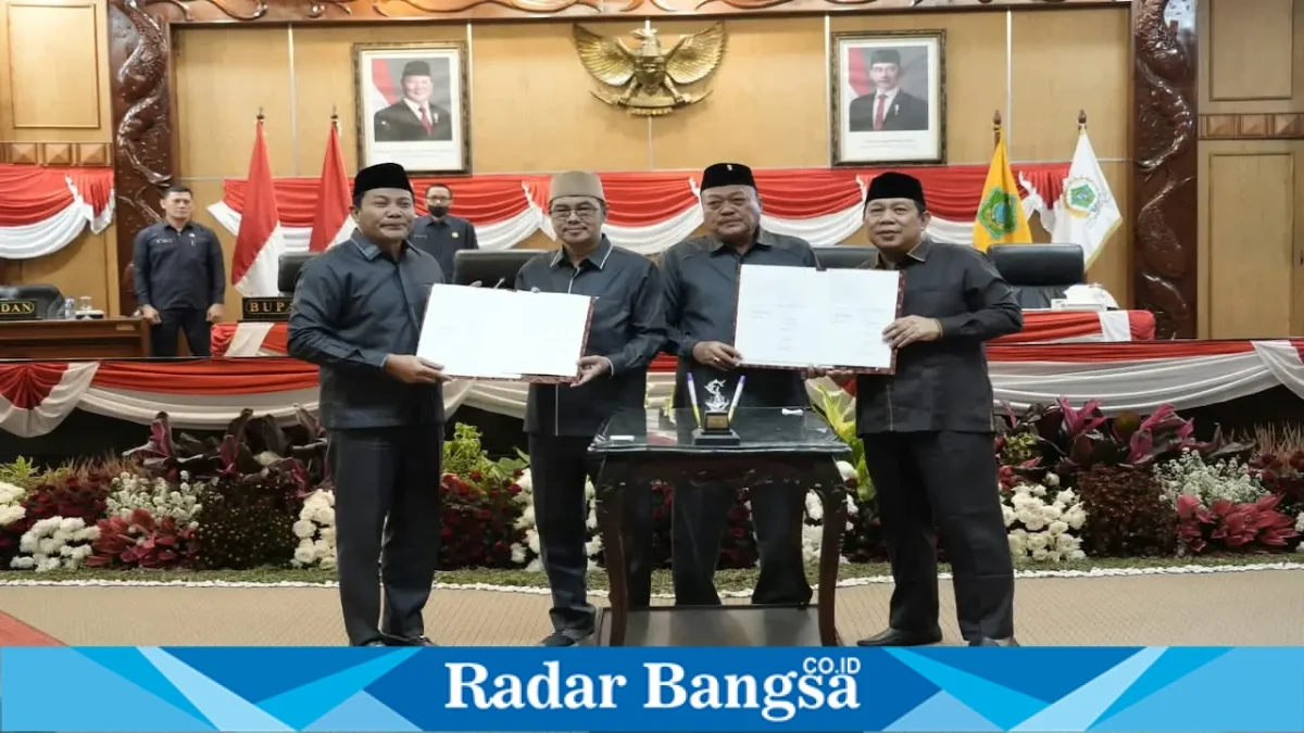 Rapat paripurna DPRD Sidoarjo membahas dan menyepakati Rancangan Perubahan KUA-PPAS Tahun Anggaran 2026 di Sidoarjo, Sabtu (15/8/2026). (Foto Dok Ho/RadarBangsa.co.id)
