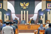 Bupati Pasuruan Rusdi Sutejo menyampaikan pengajuan empat Raperda Non-APBD dalam Rapat Paripurna DPRD Kabupaten Pasuruan, Selasa (4/8/2026). (Foto Dok Ho/RadarBangsa.co.id)