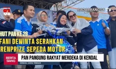 Fani Dewinta Putri Serahkan Grand Prize Sepeda Motor di Panggung Rakyat Merdeka PAN Kendal