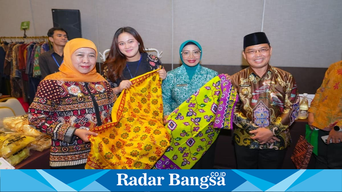 Gubernur Jawa Timur Khofifah Indar Parawansa saat memimpin Misi Dagang dan Investasi Jawa Timur-Kalimantan Barat di Novotel Convention Center Pontianak, Selasa (11/8/2026). (Foto Dok Ho/RadarBangsa.co.id)