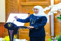 Gubernur Jawa Timur Khofifah Indar Parawansa menghadiri Olimpiade Vokasi Indonesia (OLIVIA) XI 2026 di Surabaya, Selasa (4/8/2026), dan menegaskan komitmen menjadikan Jawa Timur sebagai pusat pengembangan pendidikan vokasi nasional. (Foto Dok Ho/RadarBangsa.co.id).