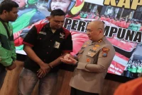 Kapolres Lamongan AKBP Adhytiawarman Gautama Putra saat bersilaturahmi bersama pengurus dan anggota PDOI Kabupaten Lamongan di Rupatama Tathya Dharaka Polres Lamongan, Jumat (28/8). (Dok Ho/RadarBangsa.co.id)