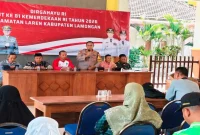 Kapolsek Laren AKP Anang Purwo Wiodo bersama Forkopimcam Laren saat penutupan rangkaian lomba HUT ke-81 Kemerdekaan RI di Pendopo Kecamatan Laren, Jumat (28/8/2026). (Foto Dok Ho/RadarBangsa.co.id)