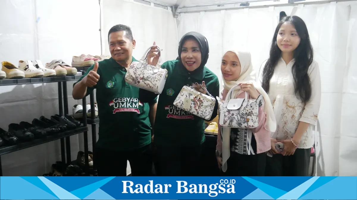 Wakil Bupati Sidoarjo Mimik Idayana saat membuka Gebyar UMKM 2026 di area parkir Mall Ramayana Ciplaz Sidoarjo, Jumat (28/8/2026) malam. (Foto: Istimewa)