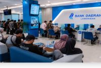 Ilustrasi AI PT BPR Bank Daerah Lamongan (Perseroda) yang mencerminkan pertumbuhan kinerja dan layanan kepada nasabah UMKM. (Ilustrasi AI/RadarBangsa.co.id).