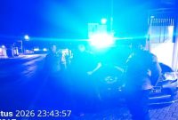 Anggota Polsek Tikung melaksanakan Patroli Blue Light di Jalan Raya Mantup-Tikung dan kawasan perbatasan Kecamatan Tikung, Lamongan, Sabtu (1/8/2026) malam. Foto Dok Ho/RadarBangsa.co.id