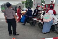 Anggota Polsek Tikung melaksanakan Patroli Kota Presisi di salah satu obyek vital wilayah Kecamatan Tikung, Lamongan, Senin (10/8/2026). (Foto: Dok. Humas/RadarBangsa.co.id)