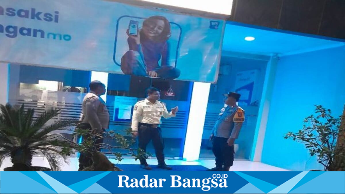 Patroli Obyek Vital Polsek Tikung memantau SPBU, bank, pasar, dan masjid untuk cegah 3C. Situasi wilayah kondusif.