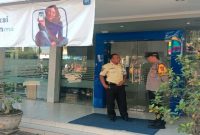 Personel Polsek Tikung melaksanakan Patroli Kota Presisi (PKP) di SPBU Tikung, kawasan perbankan, dan Pasar Tikung, Kecamatan Tikung, Kabupaten Lamongan, Jumat, 7 Agustus 2026. (Foto Dok Ho/RadarBangsa.co.id)