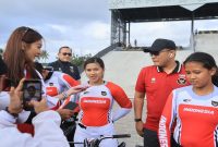 Ketua Kontingen Tim Indonesia Asian Games 2026 Todotua Pasaribu meninjau Pelatnas Tim Nasional BMX di Sirkuit Internasional BMX Supercross Banyuwangi, Kamis (30/7/2026).(Foto Dok Ho/RadarBangsa.co.id)