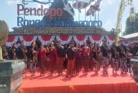 Bupati Blitar H. Rijanto bersama jajaran Forkopimda mengikuti prosesi Pisowanan Ageng dalam rangka Hari Jadi Blitar ke-702 di Pendopo Ronggo Hadinegoro, Blitar, Rabu (5/8/2026). (Foto Dok Ho/RadarBangsa.co.id).