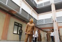 Wakil Bupati Sidoarjo Hj. Mimik Idayana saat melakukan sidak Rusunawa Pucang, Kabupaten Sidoarjo, Senin (10/8/2026). (Foto Dok Ho/RadarBangsa.co.id)