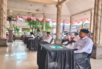 Proses ujian seleksi calon Kepala Kewilayahan Randupitu di Kantor Desa Randupitu, Rabu (19/8/2026). (Foto Dok Ho/RadarBangsa.co.id)