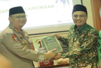 Kapolres Lamongan AKBP Adhytiawarman Gautama Putra saat silaturahmi dengan tokoh agama dan organisasi kemasyarakatan di Lamongan, Jumat (7/8/2026). (Foto Dok Ho/RadarBangsa.co.id)