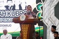 Wabup Sidoarjo Mimik Idayana saat menghadiri Khususiyah Kubro dan Pelantikan DPD ITQON Sidoarjo di Pondok Pesantren Manba'ul Hikam, Desa Putat, Kecamatan Tanggulangin, Minggu (9/8/2026). (Foto Dok Ho/RadarBangsa.co.id)