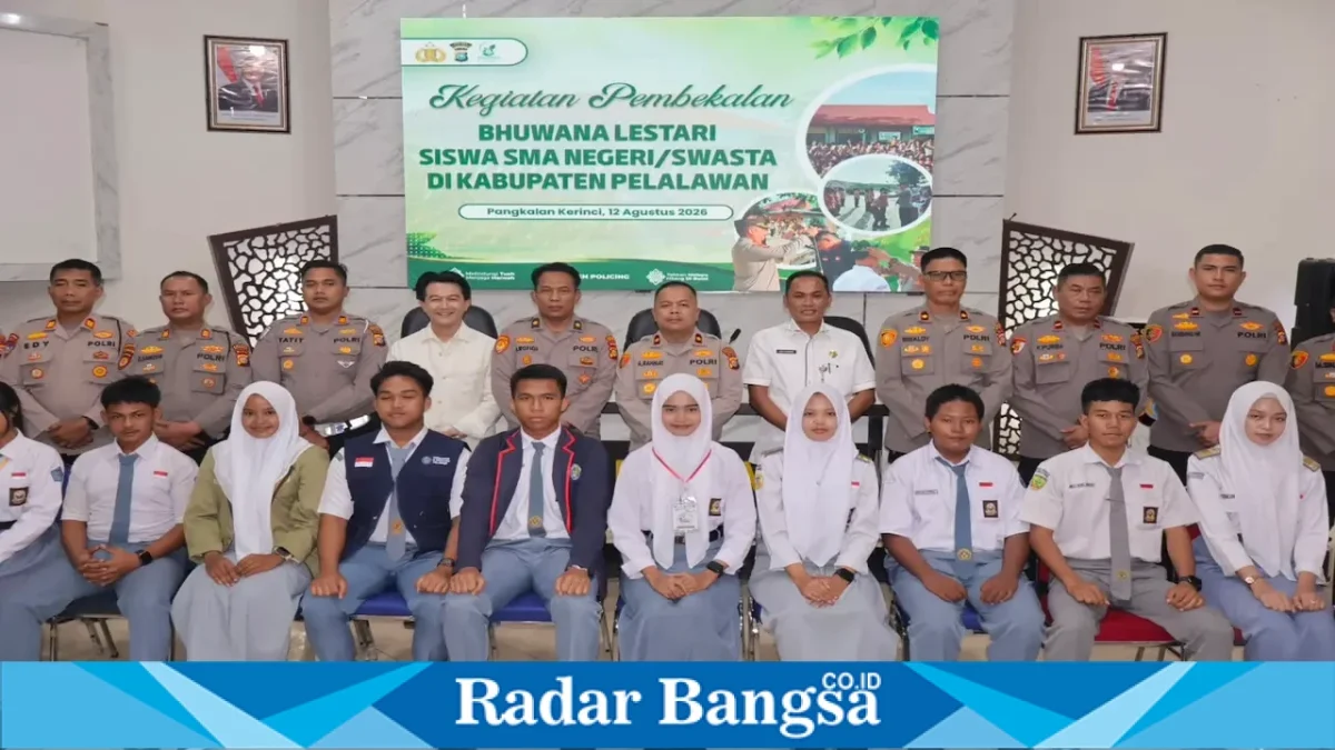Waka Polres Pelalawan Kompol Asep Rahmad saat memberikan pembekalan Program Bhuwana Lestari di Aula Teluk Meranti Polres Pelalawan, Rabu (12/8/2026). (Foto Dok Ho/RadarBangsa.co.id)