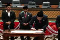 Bupati Bangkalan Lukman Hakim bersama jajaran Forkopimda mengikuti Pidato Kenegaraan Presiden melalui Zoom Meeting dan Rapat Paripurna DPRD Bangkalan, Jumat (14/8/2026). (Foto Dok Ho/RadarBangsa.co.id)