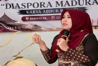 Anggota DPD RI asal Jawa Timur Lia Istifhama saat menghadiri bedah buku Diaspora Madur di Bangkalan, Sabtu (23/8/2026). (Foto Dok Ho/RadarBangsa.co.id)