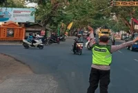 Personel Polsek Tikung saat melaksanakan Commanderwish pagi di wilayah Kecamatan Tikung, Selasa (18/8/2026). (Foto Dok Ho/RadarBangsa.co.id)
