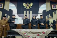 Rapat paripurna DPRD Kabupaten Pasuruan terkait persetujuan P-APBD 2026 di Ruang Rapat DPRD Kabupaten Pasuruan, Senin (24/8/2026). (Foto Dok Ho/RadarBangsa.co.id)