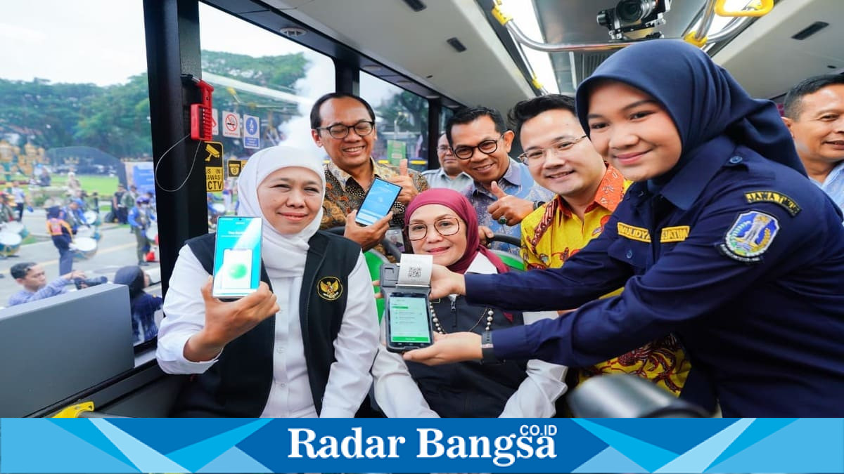 Gubernur Jawa Timur Khofifah Indar Parawansa menyampaikan promo tarif Trans Jatim di Kota Pontianak, Selasa (11/8). (Foto Dok Ho/RadarBangsa.co.id)
