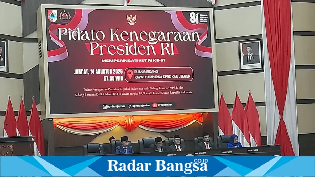 Bupati Jember Muhammad Fawait saat menghadiri Rapat Paripurna DPRD Kabupaten Jember di Kantor DPRD Jember, Jumat (14/9/2026). (Foto Dok Ho/RadarBangsa.co.id)