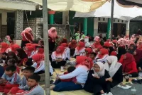 Pengamanan hiburan elektune HUT RI ke-81 di Dukuhagung, Minggu (30/8/2026). (Dok Ho/RadarBangsa.co.id)