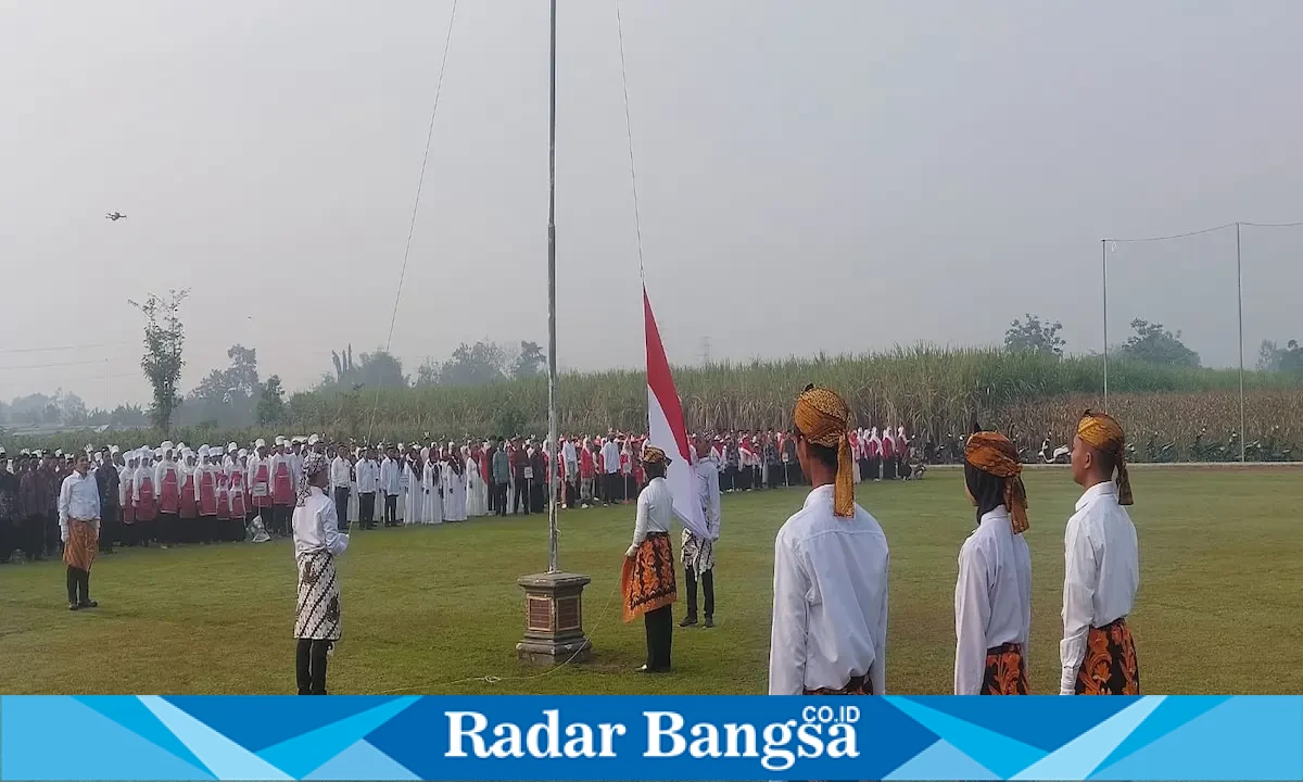 Upacara HUT ke-81 RI di Desa Pakel, Kecamatan Ngantru, Senin (17/8/2026). (Foto Dok Ho/RadarBangsa.co.id)
