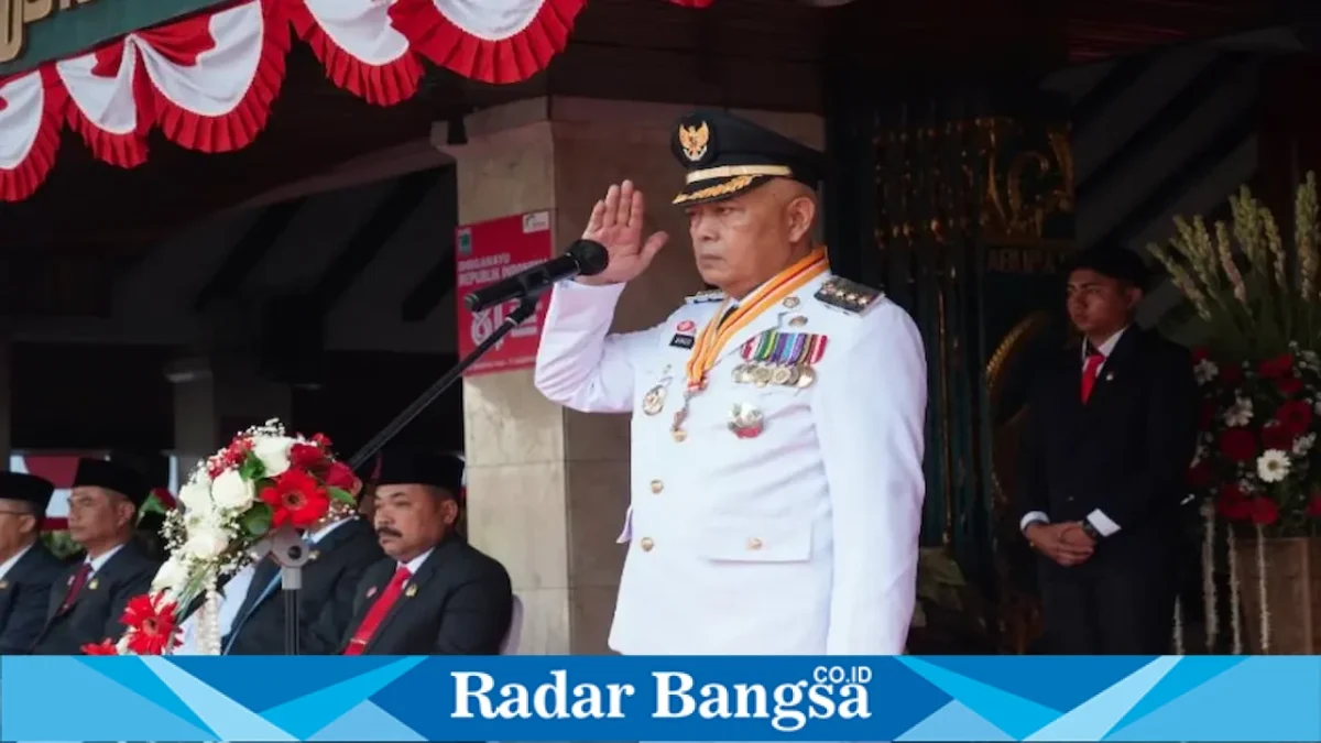 Bupati Malang M. Sanusi saat memimpin upacara HUT ke-81 Kemerdekaan RI di Halaman Pendopo Agung Kabupaten Malang, Senin (17/8/2026). (Foto Dok Ho/RadarBangsa.co.id)