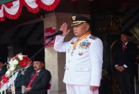 Bupati Malang M. Sanusi saat memimpin upacara HUT ke-81 Kemerdekaan RI di Halaman Pendopo Agung Kabupaten Malang, Senin (17/8/2026). (Foto Dok Ho/RadarBangsa.co.id)