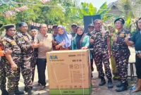 Ratusan warga mengikuti jalan sehat Ivan Collection di Dusun Legok, Desa Legok, Kecamatan Gempol, Kabupaten Pasuruan, Senin (17/8/2026). (Foto Dok Ho/RadarBangsa.co.id)