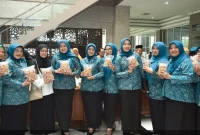 Ketua TP PKK Kabupaten Pasuruan Merita Rusdi Sutejo saat launching Kampung MANDIRI di Auditorium Mpu Sindok, Kompleks Kantor Bupati Pasuruan, Selasa (11/8/2026). (Foto Dok Ho/RadarBangsa.co.id)