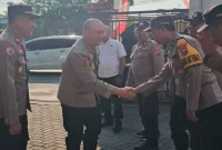 Kapolres Lamongan AKBP Adhityawarman Gautama Putra bersama PJU saat melakukan kunjungan dan pemeriksaan di Mako Polsek Tikung, Rabu (26/8/2026). (Foto Dok Ho/RadarBangsa.co.id)
