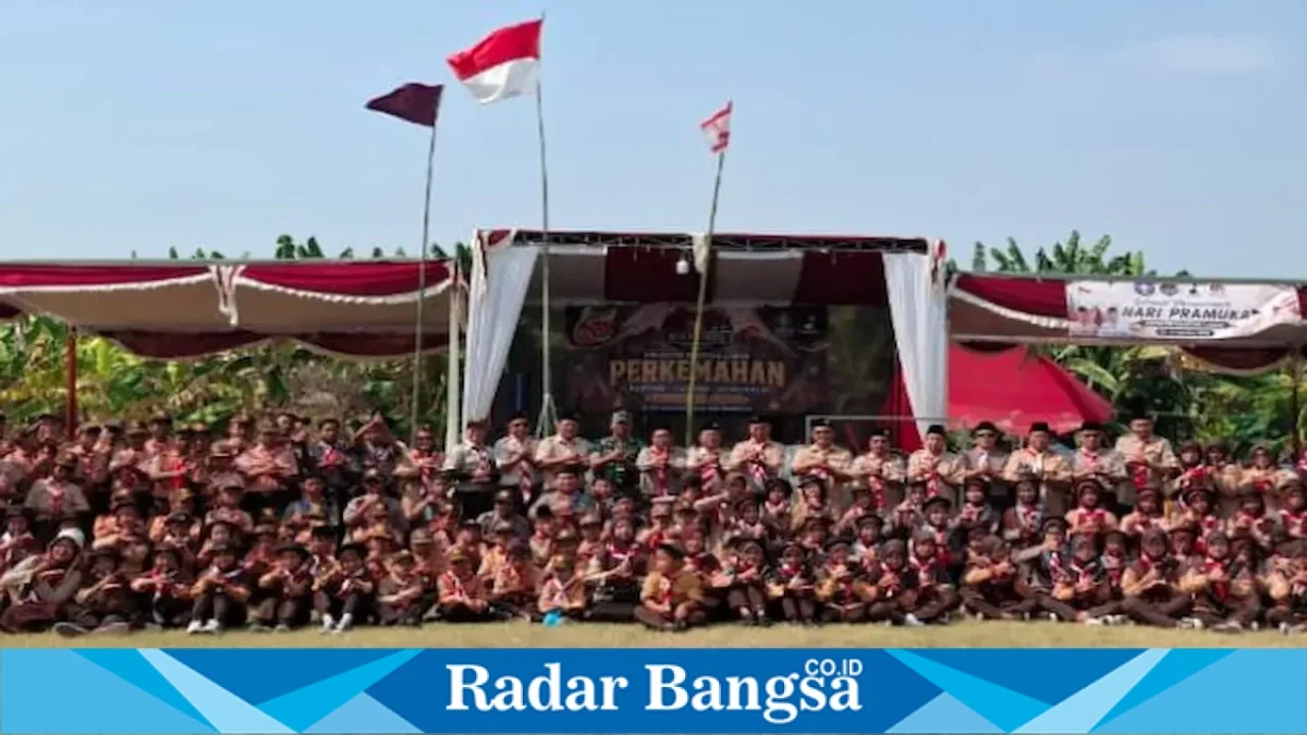 Kapolsek Laren AKP Anang Purwo Wiodo saat mengikuti Upacara Hari Pramuka ke-65 di Bumi Perkemahan Tegal Sewu, Taman Prijek, Laren, Jumat (14/8/2026). (Foto Dok Ho/RadarBangsa.co.id)