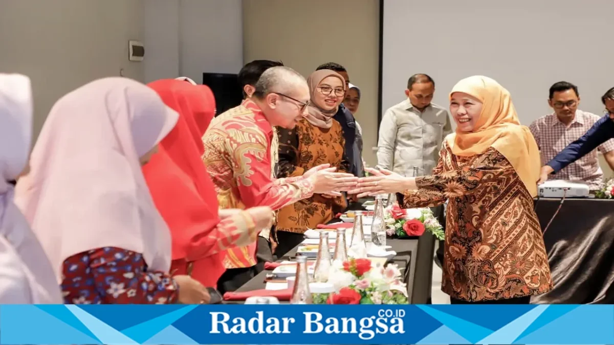 Khofifah Indar Parawansa saat menghadiri Forum Silaturahmi IKA UNAIR di Pontianak, Senin (10/8/2026). (Foto Dok Ho/RadarBangsa.co.id)
