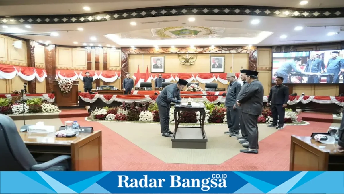 Rapat paripurna DPRD Sidoarjo saat menyepakati KUA-PPAS Perubahan Tahun Anggaran 2026 di Sidoarjo, Sabtu (15/8/2026). (Foto Dok Ho/RadarBangsa.co.id)