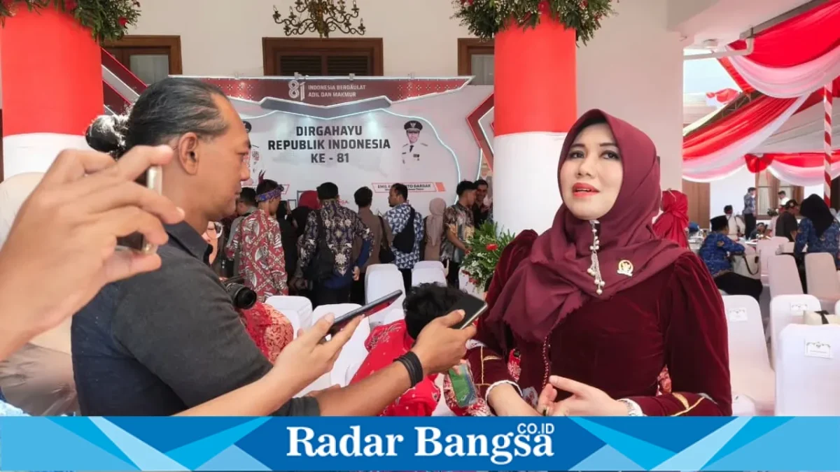Lia Istifhama saat mengikuti upacara HUT ke-81 RI di Gedung Negara Grahadi, Surabaya, Senin (17/8/2026). (Foto Dok Ho/RadarBangsa.co.id)