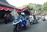 Bupati Malang Sanusi memberangkatkan peserta Merdeka Ride dan Evoria Rally 2026 di Kabupaten Malang, Kamis (13/8/2026). (Foto Dok Ho/RadarBangsa.co.id)