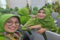 Dr. Lia Istifhama, Wakil Ketua PW Fatayat NU Jawa Timur, membahas Muktamar ke-35 NU. (Foto Dok Ho/RadarBangsa.co.id)